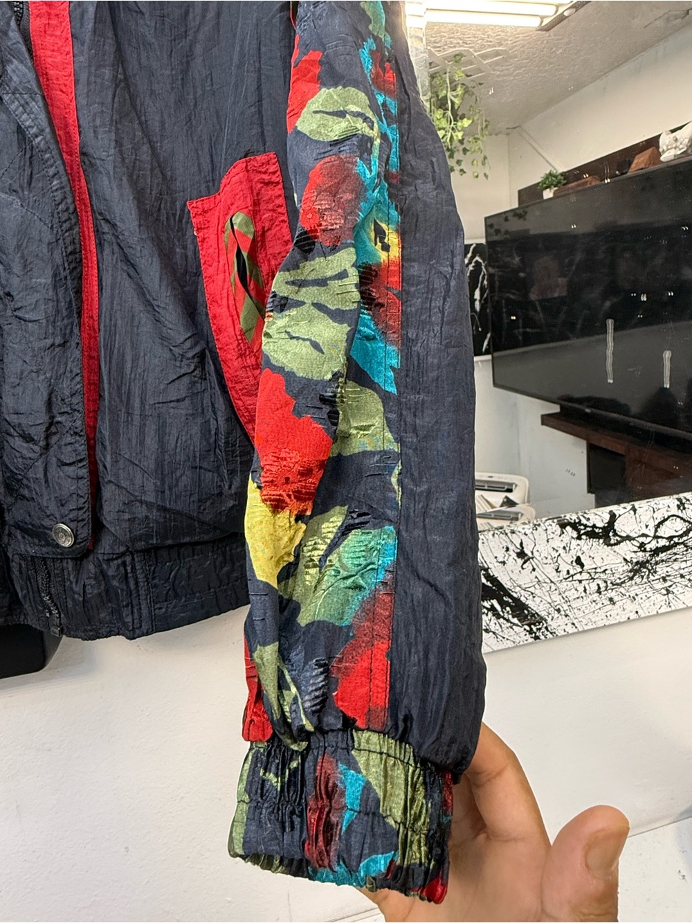 Black Red Floral Vintage Windbreaker Jacket - Picture 3 of 6